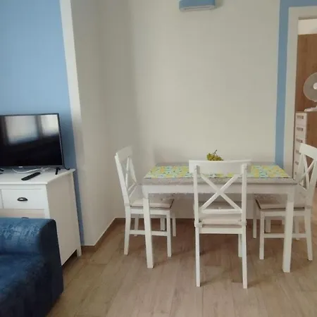 Valentina - La Limoncella Apartment *