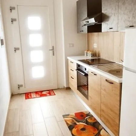Valentina - La Limoncella Apartment *